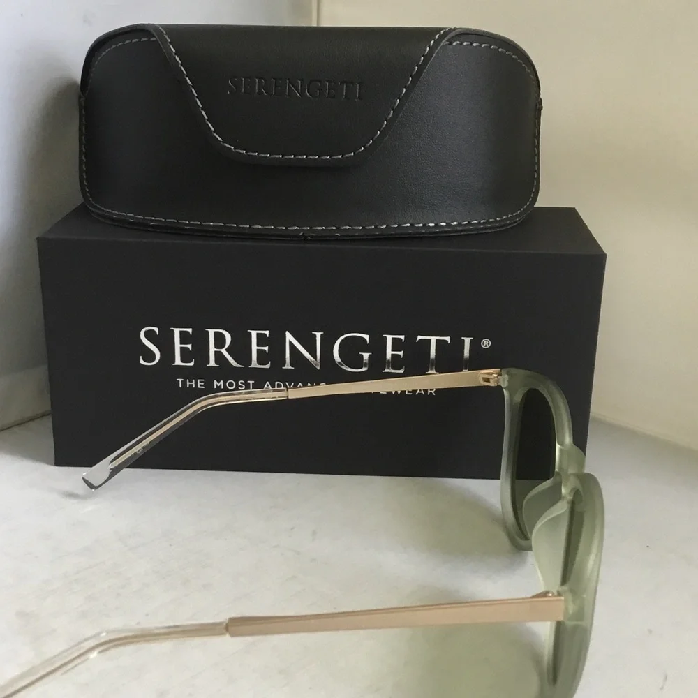 Serengeti Brawley Polarized Sunglasses Case.